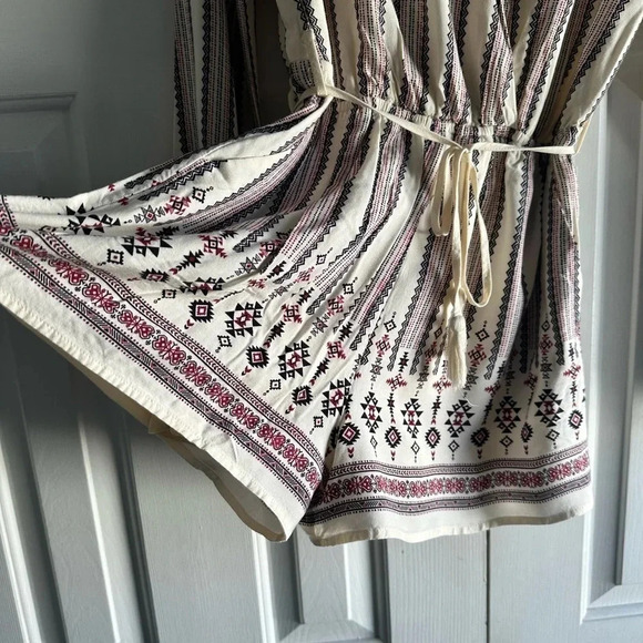 one the land  boho lace back romper size L - Picture 4 of 9